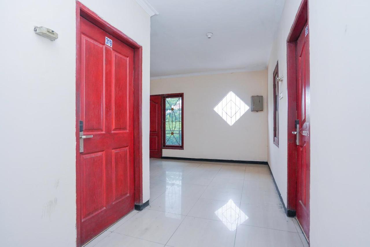Collection O 1112 Comfitel Siwalankerto Aa4 Hotel Surabaya Luaran gambar