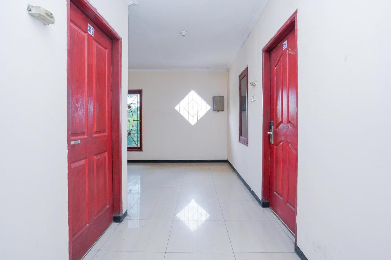 Collection O 1112 Comfitel Siwalankerto Aa4 Hotel Surabaya Luaran gambar